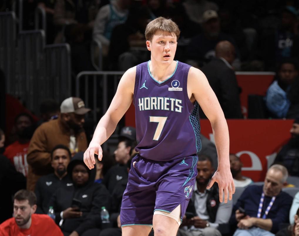 开云集团-NBA新一期新秀榜：克努佩尔反超弗拉格登顶榜首，埃奇库姆第三